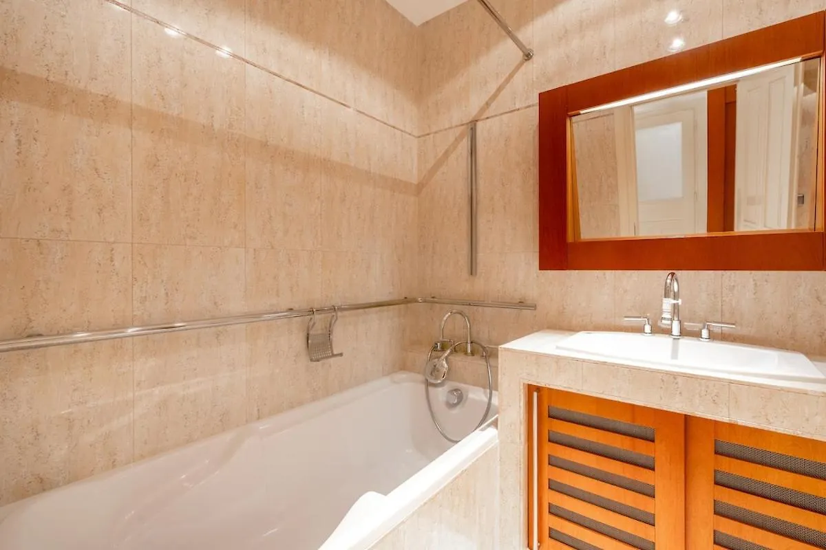 Bright Oldtown 2Bdr Apartment Prag
